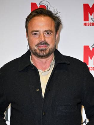 Gala Performance of Mischief s Christmas Carol Goes Wrong, Arrivals, London, UK. 14 December 2025 London, UK, 14 December 2025. Jamie Theakston attends the Gala Performance of Mischief s Christmas Carol Goes Wrong at the Apollo Theatre, London, UK., Credit:Lee Floyd Avalon UK, London, Apollo Theatre Copyright: xLeexFloydx xAvalonx 1059250208