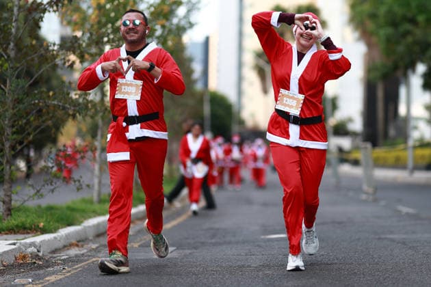 The 2025 Santa Run race in Mexico City MEXICO CITY, MEXICO - DECEMBER 14: People dressed in Santa Claus costumes participate in the Santa Run race, at La Mexicana Park, in Mexico City, Mexico on December 14, 2025. Hundreds of people dressed as Santa Claus, some accompanied by their dogs, gathered at La Mexicana Park for the annual 5 km and 10 km Santa Run races. Daniel Cardenas Anadolu Mexico City Mexico. Editorial use only. Please get in touch for any other usage.  Copyright: x2025xAnadoluxDanielxCardenasx