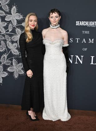 Searchlight Pictures™ ˜The Testament of Ann Lee™ Premiere Amanda Seyfried and Tomasin Mckenzie arriving to the Los Angeles premiere of Searchlight Pictures™ The Testament of Ann Lee at the Linwood Dunn Theater on December 14, 2025 in Hollywood, Ca. Hollywood Linwood Dunn Theater California USA Copyright: xLisaxOConnor xAFF-USA.COMx
