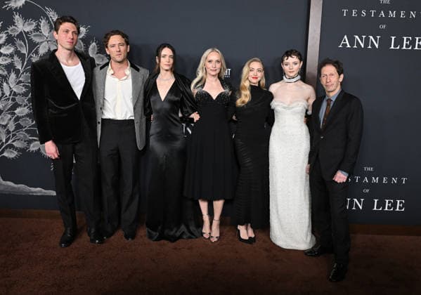 Searchlight Pictures™ ˜The Testament of Ann Lee™ Premiere Jamie Bogyo, Lewis Pullman, Stacy Martin, Mona Fastvold, Amanda Seyfried, Tomasin Mckenzie and Tim Blake Nelson arriving to the Los Angeles premiere of Searchlight Pictures™ The Testament of Ann Lee at the Linwood Dunn Theater on December 14, 2025 in Hollywood, Ca. Hollywood Linwood Dunn Theater California USA Copyright: xLisaxOConnor xAFF-USA.COMx