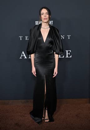 Searchlight Pictures™ ˜The Testament of Ann Lee™ Premiere Stacy Martin arriving to the Los Angeles premiere of Searchlight Pictures™ The Testament of Ann Lee at the Linwood Dunn Theater on December 14, 2025 in Hollywood, Ca. Hollywood Linwood Dunn Theater California USA Copyright: xLisaxOConnor xAFF-USA.COMx