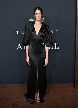 Searchlight Pictures™ ˜The Testament of Ann Lee™ Premiere Stacy Martin arriving to the Los Angeles premiere of Searchlight Pictures™ The Testament of Ann Lee at the Linwood Dunn Theater on December 14, 2025 in Hollywood, Ca. Hollywood Linwood Dunn Theater California USA Copyright: xLisaxOConnor xAFF-USA.COMx