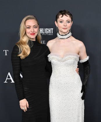 Searchlight Pictures™ ˜The Testament of Ann Lee™ Premiere Amanda Seyfried and Tomasin Mckenzie arriving to the Los Angeles premiere of Searchlight Pictures™ The Testament of Ann Lee at the Linwood Dunn Theater on December 14, 2025 in Hollywood, Ca. Hollywood Linwood Dunn Theater California USA Copyright: xLisaxOConnor xAFF-USA.COMx
