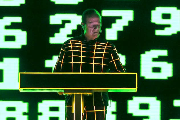 Ralf Hütter from Kraftwerk live at a concert of their multimedia tour in the Mitsubishi Electric Halle Duesseldorf, 14 12 2025 Foto:xxF.xZeisingx xFuturexImagex kraftwerk_5203