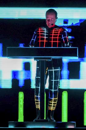 Ralf Hütter from Kraftwerk live at a concert of their multimedia tour in the Mitsubishi Electric Halle Duesseldorf, 14 12 2025 Foto:xxF.xZeisingx xFuturexImagex kraftwerk_5208