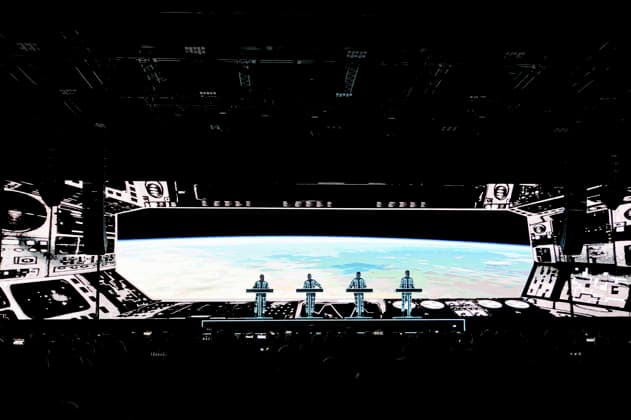 Kraftwerk live at a concert of their multimedia tour in the Mitsubishi Electric Halle Duesseldorf, 14 12 2025 Foto:xxF.xZeisingx xFuturexImagex kraftwerk_5212