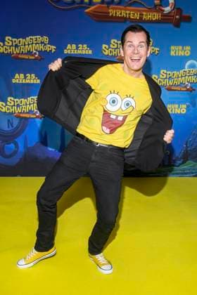 ABBberlin Malte Arkona as a guest on the yellow carpet at the German premiere of SPONGEBOB SCHWAMMKOPF PIRATEN AHOI at the cinema in the Kulturbrauerei on 14 12 2025 Berlin Germany