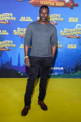 ABBberlin Jerry Kwarteng as a guest on the yellow carpet at the German premiere of SPONGEBOB SCHWAMMKOPF PIRATEN AHOI at the cinema in the Kulturbrauerei on 14 12 2025 Berlin Germany