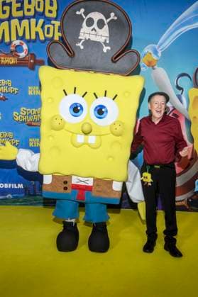 ABBberlin Santiago Ziesmer German dubbing voice guest on the yellow carpet at the German premiere of SPONGEBOB SCHWAMMKOPF PIRATEN AHOI at the cinema in the Kulturbrauerei on 14 12 2025 Berlin Germany