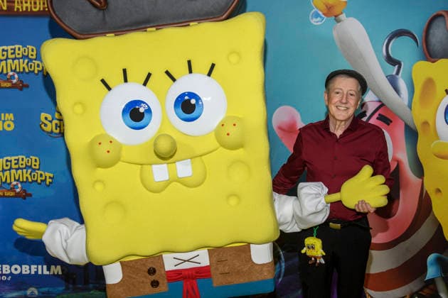 ABBberlin Santiago Ziesmer German dubbing voice guest on the yellow carpet at the German premiere of SPONGEBOB SCHWAMMKOPF PIRATEN AHOI at the cinema in the Kulturbrauerei on 14 12 2025 Berlin Germany
