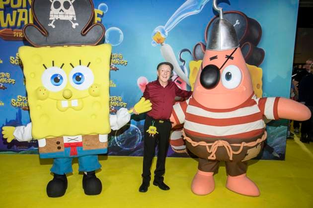 ABBberlin Santiago Ziesmer German dubbing voice guest on the yellow carpet at the German premiere of SPONGEBOB SCHWAMMKOPF PIRATEN AHOI at the cinema in the Kulturbrauerei on 14 12 2025 Berlin Germany
