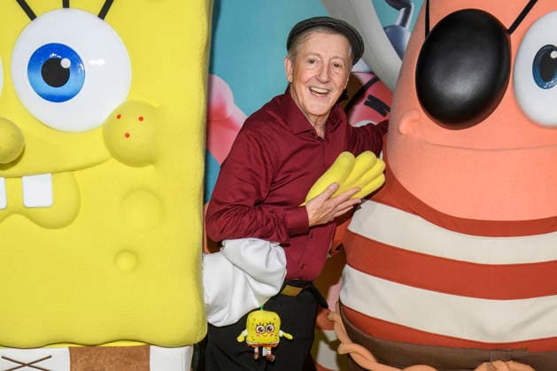 ABBberlin Santiago Ziesmer German dubbing voice guest on the yellow carpet at the German premiere of SPONGEBOB SCHWAMMKOPF PIRATEN AHOI at the cinema in the Kulturbrauerei on 14 12 2025 Berlin Germany