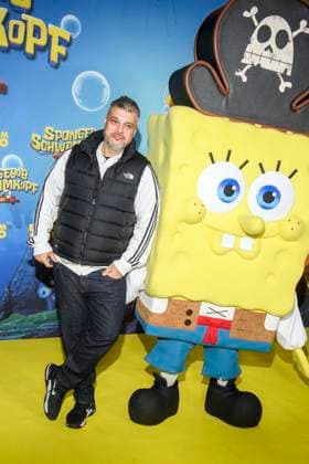 ABBberlin Imad Mardnli as a guest on the yellow carpet at the German premiere of SPONGEBOB SCHWAMMKOPF PIRATEN AHOI at the cinema in the Kulturbrauerei on 14 12 2025 Berlin Germany