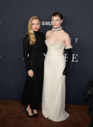 Premiere of The Testament of Ann Lee in Los Angeles LOS ANGELES, USA December 14, 2025 Amanda Seyfried Thomasin McKenzie at the premiere of The Testament of Ann Lee at the Linwood Dunn Theatre Picture Paul Smith Featureflash 451556 2025 12 14 CA Los Angeles  Copyright: xPaulxSmithx xFeaturesxFlashx xStarfacex STAR_451556_057