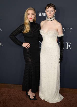 Premiere of The Testament of Ann Lee in Los Angeles LOS ANGELES, USA December 14, 2025 Amanda Seyfried Thomasin McKenzie at the premiere of The Testament of Ann Lee at the Linwood Dunn Theatre Picture Paul Smith Featureflash 451556 2025 12 14 CA Los Angeles  Copyright: xPaulxSmithx xFeaturesxFlashx xStarfacex STAR_451556_059