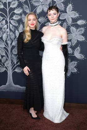 14 December 2025 - Los Angeles, California - Amanda Seyfried, Thomasin McKenzie. Los Angeles Premiere Of Searchlight Pictures The Testament Of Ann Lee held at Linwood Dunn Theater.in Los Angeles. Los Angeles USA - ZUMAa123 20251214_zaa_a123_067 Copyright: xADx