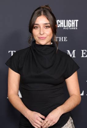 14 December 2025 - Los Angeles, California - Maddie Browning Los Angeles Premiere Of Searchlight Pictures The Testament Of Ann Lee held at Linwood Dunn Theater.in Los Angeles. Los Angeles USA - ZUMAa123 20251214_zaa_a123_078 Copyright: xADx