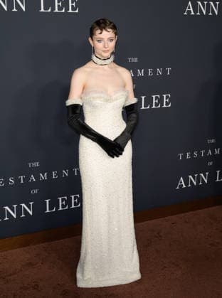 Premiere of The Testament of Ann Lee in Los Angeles LOS ANGELES, USA December 14, 2025 Thomasin McKenzie at the premiere of The Testament of Ann Lee at the Linwood Dunn Theatre Picture Paul Smith Featureflash 451556 2025 12 14 CA Los Angeles  Copyright: xPaulxSmithx xFeaturesxFlashx xStarfacex STAR_451556_073
