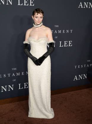 Premiere of The Testament of Ann Lee in Los Angeles LOS ANGELES, USA December 14, 2025 Thomasin McKenzie at the premiere of The Testament of Ann Lee at the Linwood Dunn Theatre Picture Paul Smith Featureflash 451556 2025 12 14 CA Los Angeles  Copyright: xPaulxSmithx xFeaturesxFlashx xStarfacex STAR_451556_074