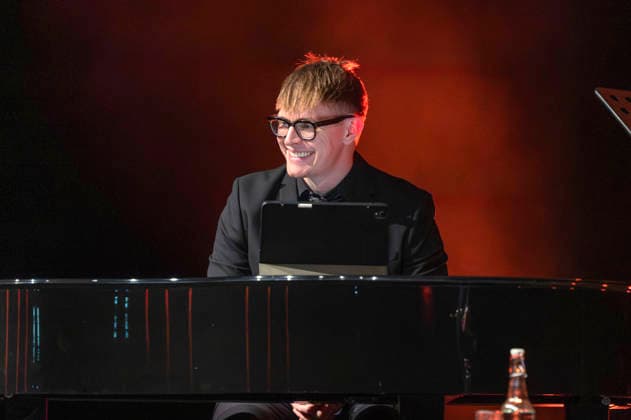 Florian Schäfer live at Paul Potts Friends in the Stadthalle Krone Bautzen, 14 12 2025 Foto:xM.xWehnertx xFuturexImagex potts_5201