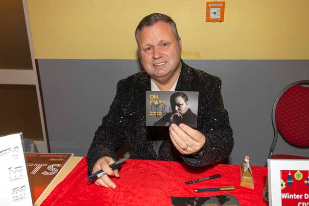 Paul Potts at Paul Potts Friends in the Stadthalle Krone Bautzen, 14 12 2025 Foto:xM.xWehnertx xFuturexImagex potts_5211