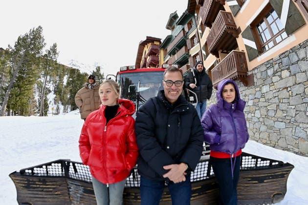 Les Arcs Film Festival - Day Three. FC LES ARCS, FRANCE - DECEMBER 15Monia Chokri, Damien Bonnard, Nadia Tereszkiewics, Dominik Moll and Dom la Nena attends a photocall during Day Three of Les Arcs Film Festival on December 15, 2025 in Les Arcs, France. Photo by Franck Castel ABACAPRESS.COM Les Arcs France  Copyright: xCastelxFranck ABACAx