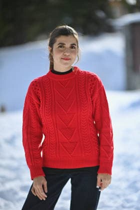 Les Arcs Film Festival - Day Three. FC LES ARCS, FRANCE - DECEMBER 15 Dom la Nena attends a photocall during Day Three of Les Arcs Film Festival on December 15, 2025 in Les Arcs, France. Photo by Franck Castel ABACAPRESS.COM Les Arcs France  Copyright: xCastelxFranck ABACAx