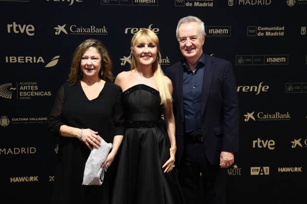 Photocall prior to the Gala of the Academy of Performing Arts of Spain I D The actress Rosalba Rolón, the president of the Academy, Cayetana Guillén Cuervo and the actor Carlos Hipólito pose during the photocall prior to the Gala of the Academy of Performing Arts of Spain, at the Teatro Calderón, on December 15, 2025, in Valladolid, Castilla y León Spain The Academy of Performing Arts of Spain, with the collaboration of the Municipal Foundation of Culture of Valladolid, celebrates its Gold Medals and Distinctions of Honor ceremony, with the collaboration of the Fundación Municipal de Cultura de Valladolid, celebrates its Gold Medals and Distinctions of Honor Award Ceremony, a recognition to individuals or entities with an outstanding profe Copyright: xPhotogenic ClaudiaxAlbax 7171756
