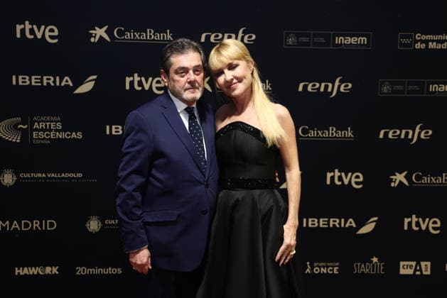 Photocall prior to the Gala of the Academy of Performing Arts of Spain The former Artistic Director of the Teatro Calderón, José María Viteri, and the President of the Academy, Cayetana Guillén Cuervo, pose during the photocall prior to the Gala of the Academy of Performing Arts of Spain, at the Teatro Calderón, on December 15, 2025, in Valladolid, Castilla y León Spain The Academy of Performing Arts of Spain, in collaboration with the Municipal Foundation of Culture of Valladolid, celebrates its Gold Medals and Distinctions of Honor Ceremony, with the collaboration of the Fundación Municipal de Cultura de Valladolid, celebrates its Gold Medals and Distinctions of Honor Award Ceremony, a recognition to individuals or entities with an outst Copyright: xPhotogenic ClaudiaxAlbax 7171764