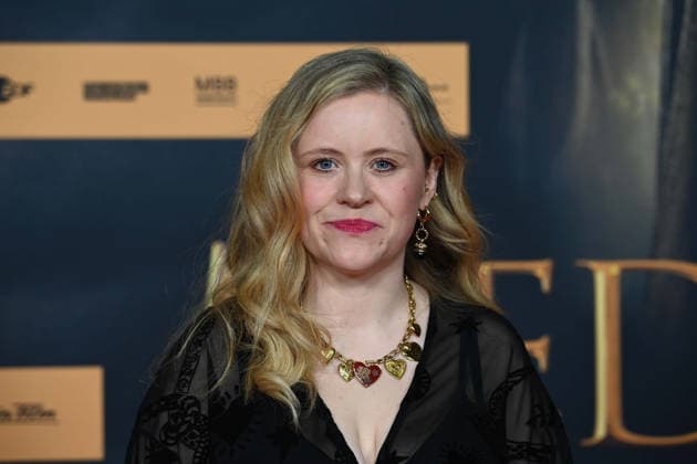 Evelyn CRAVEN, actress, portrait, portrait, portrait, cropped single image, single motif, red carpet, red carpet show, arrival, arrival, film premiere DER MEDICUS 2 on 15 12 2025 at the Cinedom cinema in Cologne,