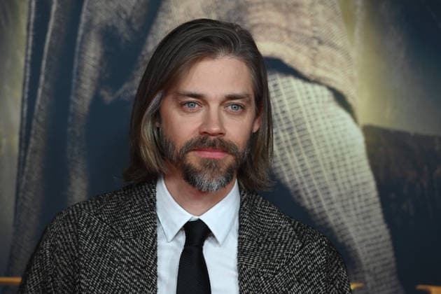 Tom PAYNE, actor, portrait, portrait, portrait, cropped single image, single motif, red carpet, red carpet show, arrival, film premiere DER MEDICUS 2 on 15 12 2025 at the Cinedom cinema in Cologne,