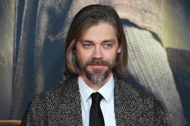 Tom PAYNE, actor, portrait, portrait, portrait, cropped single image, single motif, red carpet, red carpet show, arrival, film premiere DER MEDICUS 2 on 15 12 2025 at the Cinedom cinema in Cologne,