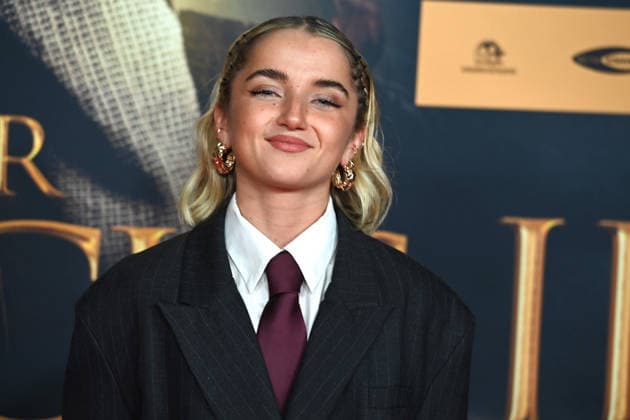 Rosie BOORE, actress, portrait, portrait, cropped single image, single motif, red carpet, red carpet show, arrival, arrival, film premiere DER MEDICUS 2 on 15 12 2025 at the Cinedom cinema in Cologne,