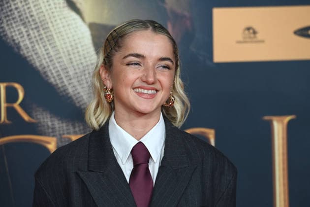 Rosie BOORE, actress, portrait, portrait, cropped single image, single motif, red carpet, red carpet show, arrival, arrival, film premiere DER MEDICUS 2 on 15 12 2025 at the Cinedom cinema in Cologne,