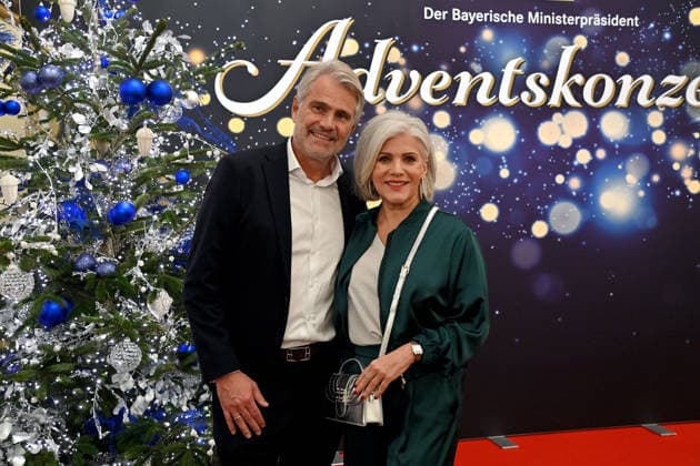 Birgit SCHROWANGE with husband Frank SPOTHELFER, Advent concert of the Bavarian State Premier on 15 12 2025 at the Cuvillies Theater in the Residenz in Munich