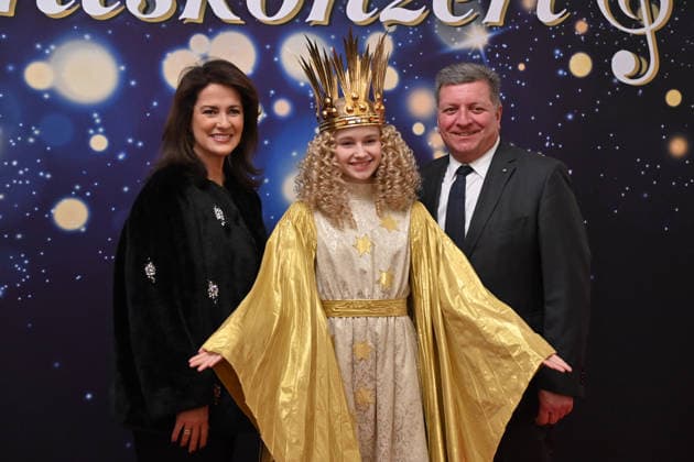 Michaela KANIBER State Minister for Food, Agriculture, Forestry and Tourism, Nuremberg Christkindl, Christian BERNREITER Bavarian State Minister for Housing, Construction and Transport Advent Concert of the Bavarian State Premier on 15 12 2025 at the Cuvillies Theater in the Residence in Munich