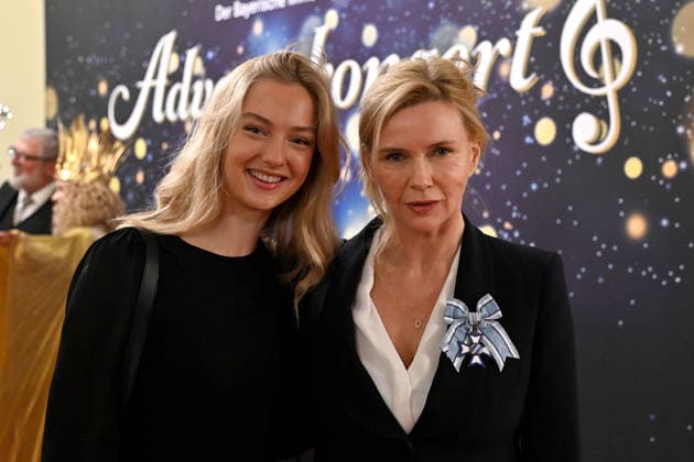 Veronica FERRES and daughter Lilly Krug, Advent concert of the Bavarian State Premier on 15 12 2025 at the Cuvillies Theater in the Residenz in Munich