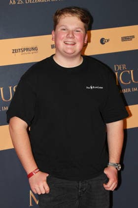 Julius Weckauf at the cinema premiere of Der Medicus 2 on 15 12 2025 in Cologne Der Medicus 2 cinema premiere in Cologne