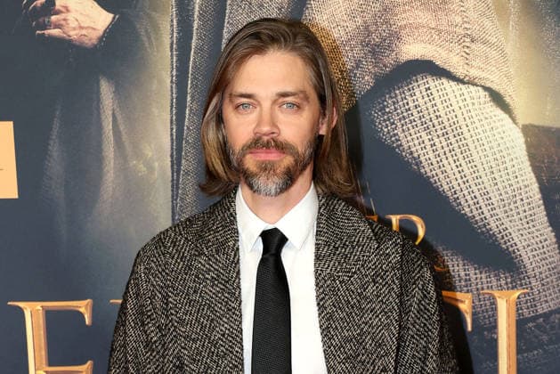 Tom Payne at the movie premiere of The Medicus 2 on 15 12 2025 in Cologne The Medicus 2 movie premiere in Cologne