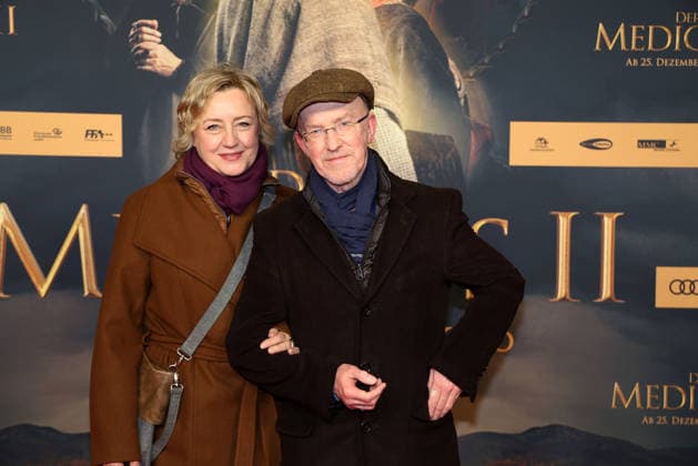Eva Lenz and Peter Nottmeier at the cinema premiere of Der Medicus 2 on 15 12 2025 in Cologne Der Medicus 2 cinema premiere in Cologne