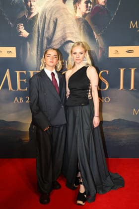 Rosie Boore and Aine Rose Daly at the cinema premiere of The Medicus 2 on 15 12 2025 in Cologne The Medicus 2 cinema premiere in Cologne