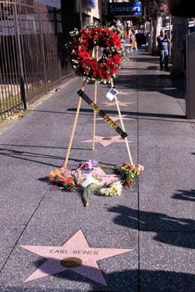 December 15, 2025, Hollywood, California, USA: A wreath of flowers placed on director actor Rob Reiner s Star on the Hollywood Walk of Fame on Monday December 15, 2025 in Hollywood, California. The LAPD confirmed that Rob Reiner and his wife Michele Singer Reiner were found dead in their Brentwood home. Their son Nick has been arrested in connection to their deaths. JAVIER ROJAS PI Hollywood USA - ZUMAp124 20251215_zaa_p124_030 Copyright: xJavierxRojasx
