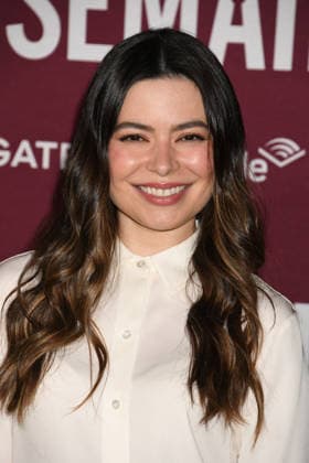HOLLYWOOD, CA - DECEMBER 15: Miranda Cosgrove at the Los Angeles premiere of The Housemaid on December 15, 2025 at the TCL Chinese Theater in Hollywood, California. Copyright: xJeffreyxMayerx