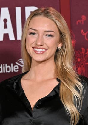 ˜The Housemaid™ Los Angeles Premiere Sydney Thomas arriving to The Housemaid Los Angeles premiere held at the TCL Chinese Theatre on December 15, 2025 in Hollywood, Ca. Hollywood TCL Chinese Theatre California USA Copyright: xStarbuck AFF-USA.COMx