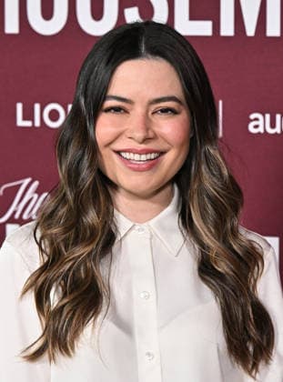 ˜The Housemaid™ Los Angeles Premiere Miranda Cosgrove arriving to The Housemaid Los Angeles premiere held at the TCL Chinese Theatre on December 15, 2025 in Hollywood, Ca. Hollywood TCL Chinese Theatre California USA Copyright: xStarbuck AFF-USA.COMx