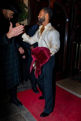 Lucien Laviscount The cast and crew of the series Emily in Paris gather at Maxim s after the premiere of season 5 at the Grand Rex in Paris on 15 December 2025 Yoann Ouahcene Bestimage The cast and crew of the series Emily in Paris gather at Maxim s after the premiere of season 5 at the Grand Rex in Paris on 15 December 2025 Paris Bolivia  Copyright: xYoannxOuahcenex xBestimagexYoannxOuahcenex xBestimagex