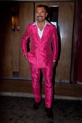 William Abadie double-breasted tuxedo designed by Caroline Scheufele Caroline s Couture The cast and crew of the series Emily in Paris gather at Maxim s after the premiere of season 5 at the Grand Rex in Paris on 15 December 2025 Yoann Ouahcene Bestimage The cast and crew of the series Emily in Paris gather at Maxim s after the premiere of season 5 at the Grand Rex in Paris on 15 December 2025 Paris Bolivia  Copyright: xYoannxOuahcenex xBestimagexYoannxOuahcenex xBestimagex