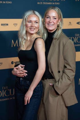 Janine KUNZE, actress, with her daughter Lili BUDACH, actress, red carpet, red carpet show, arrival, film premiere DER MEDICUS 2 on 15 12 2025 at the Cinedom cinema in Cologne,