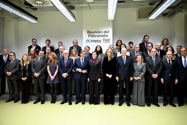 Queen Letizia chairs the meeting of the Board of Trustees of the FAD Youth Foundation The President of FAD Youth, José Ignacio Goirigolzarri, Queen Letizia and the Executive Chairman of Europa Press, Asís Martín de Cabiedes, pose for the family photo during the meeting of the Board of Trustees of the FAD Youth Foundation upon their arrival at the meeting of the Board of Trustees of the FAD Youth Foundation, December 16, 2025, in Madrid Spain Dona Letizia, Honorary President of the FAD Youth Foundation, chairs the meeting of the Board of Trustees of the institution, which will address the issue of digital security for youth REINA LETIZIA FAD JUVENTUD 16 DECEMBER 2025 José Madrid Madrid Madrid Spain Copyright: xJosà xOlivax 7172415