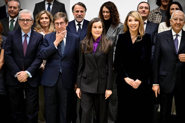 Queen Letizia chairs the meeting of the Board of Trustees of the FAD Youth Foundation The President of FAD Youth, José Ignacio Goirigolzarri and Queen Letizia pose for the family photo during the meeting of the Board of Trustees of the FAD Youth Foundation upon her arrival at the meeting of the Board of Trustees of the FAD Youth Foundation, December 16, 2025, in Madrid Spain Dona Letizia, Honorary President of the FAD Youth Foundation, chairs the meeting of the Board of Trustees of the institution, which will address the issue of digital security for youth QUEEN LETIZIA FAD YOUTH DECEMBER 16, 2025 José Madrid Madrid Madrid Spain  Copyright: xJosÃ xOlivax 7172419